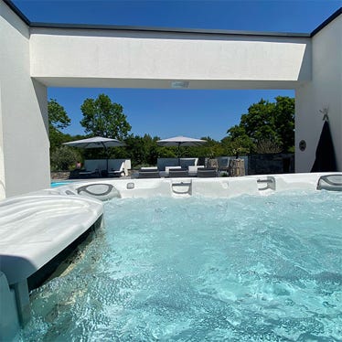 Jacuzzi